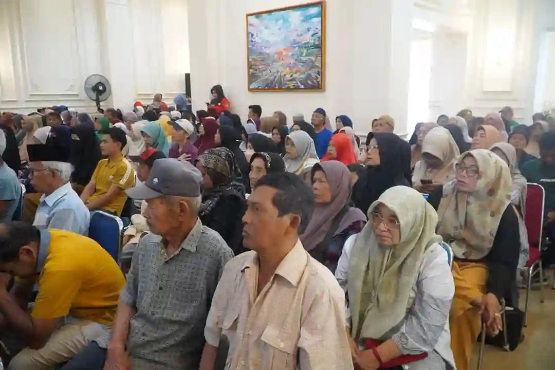 Warga penerima bantuan atensi.